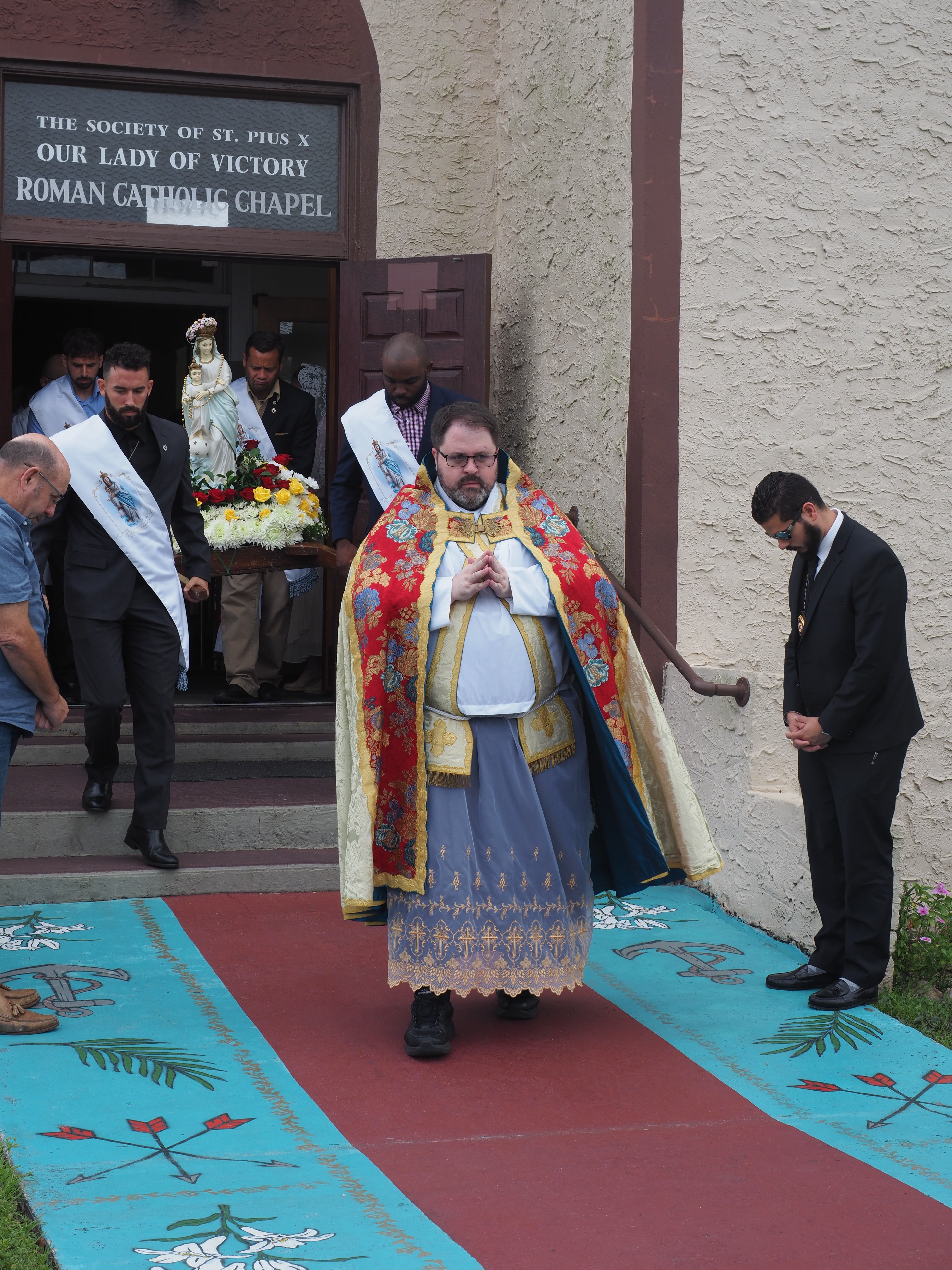 May Crowning an Procession 40