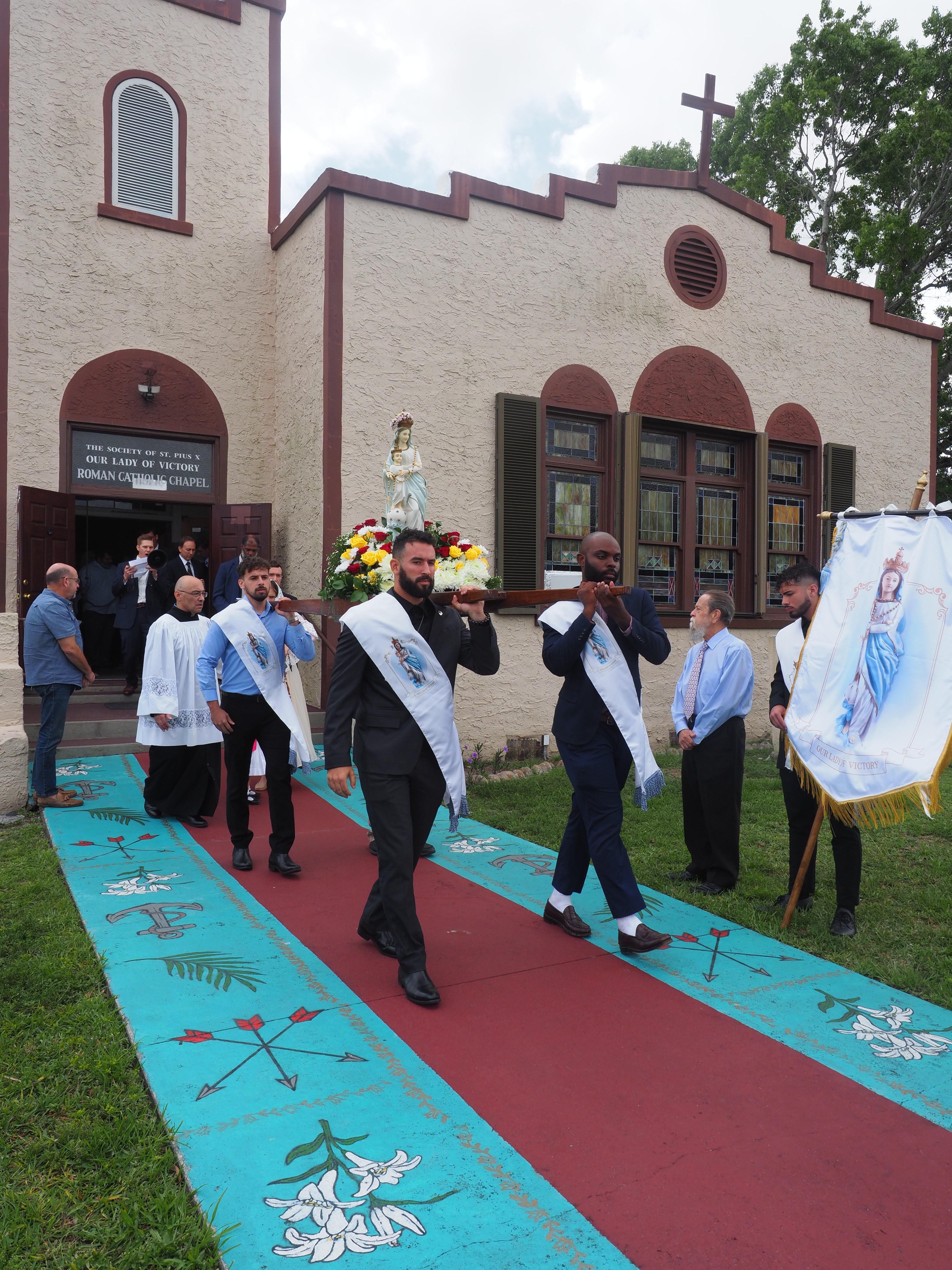 May Crowning an Procession 43