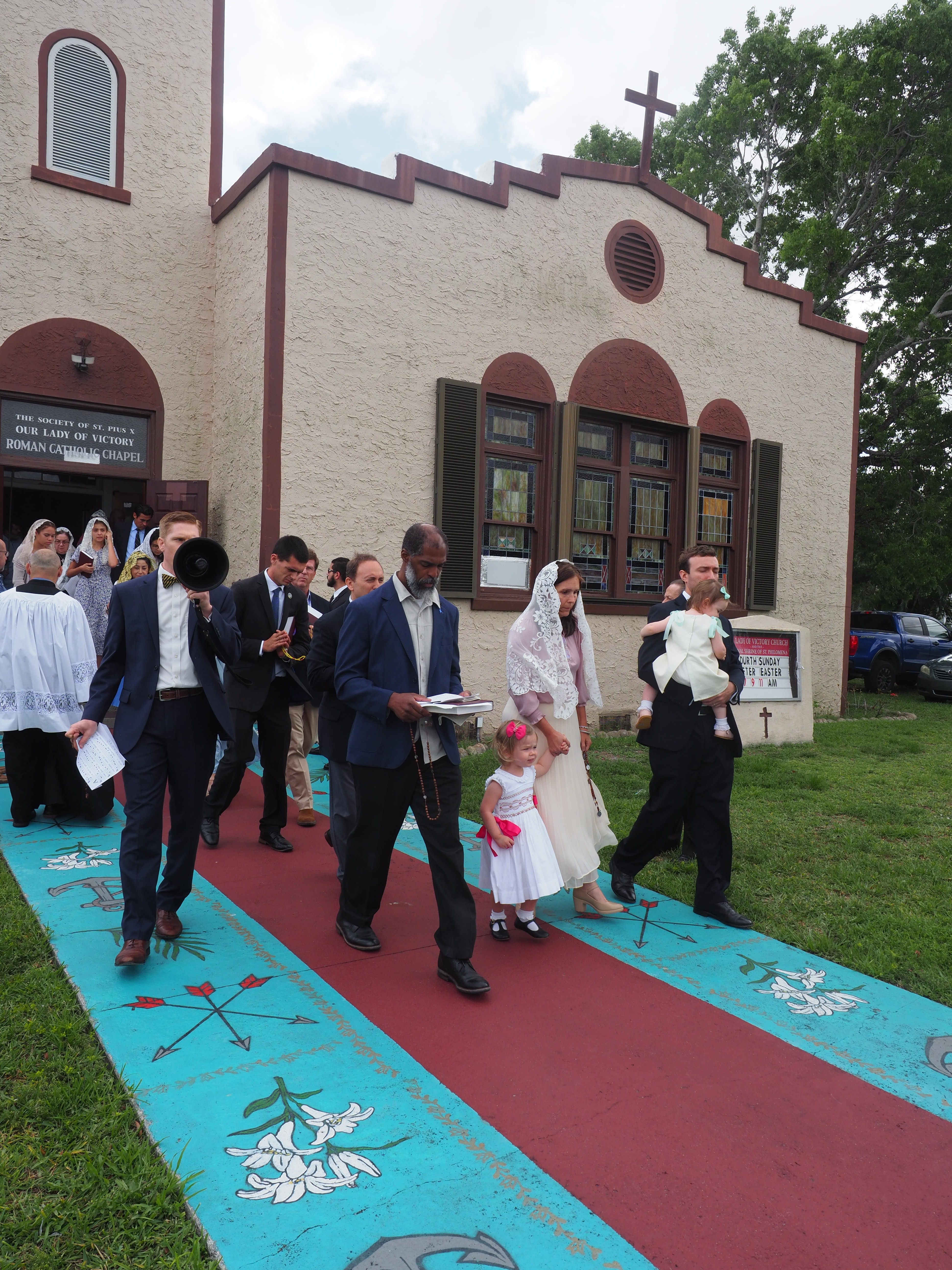May Crowning an Procession 48