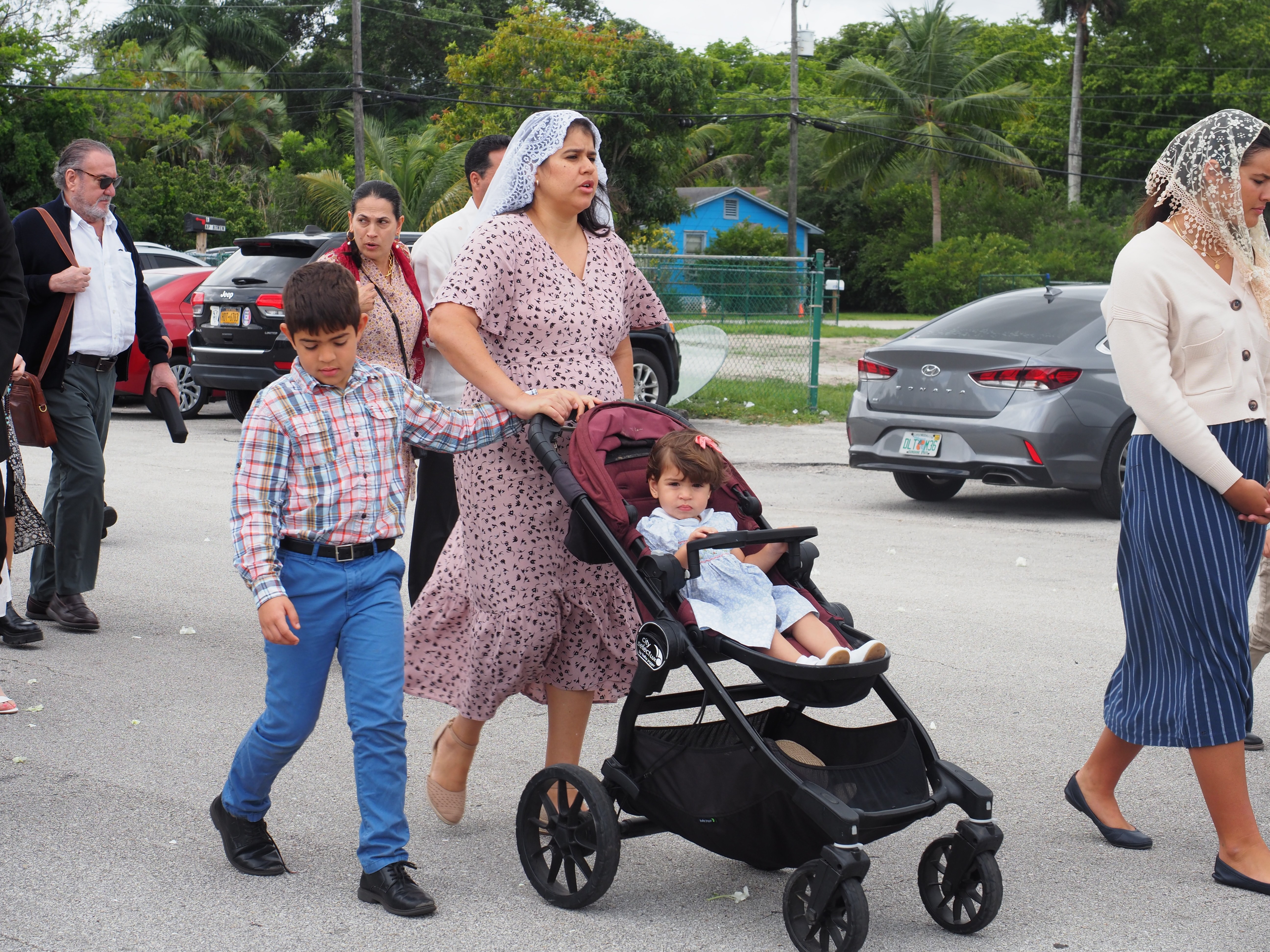 May Crowning an Procession 60