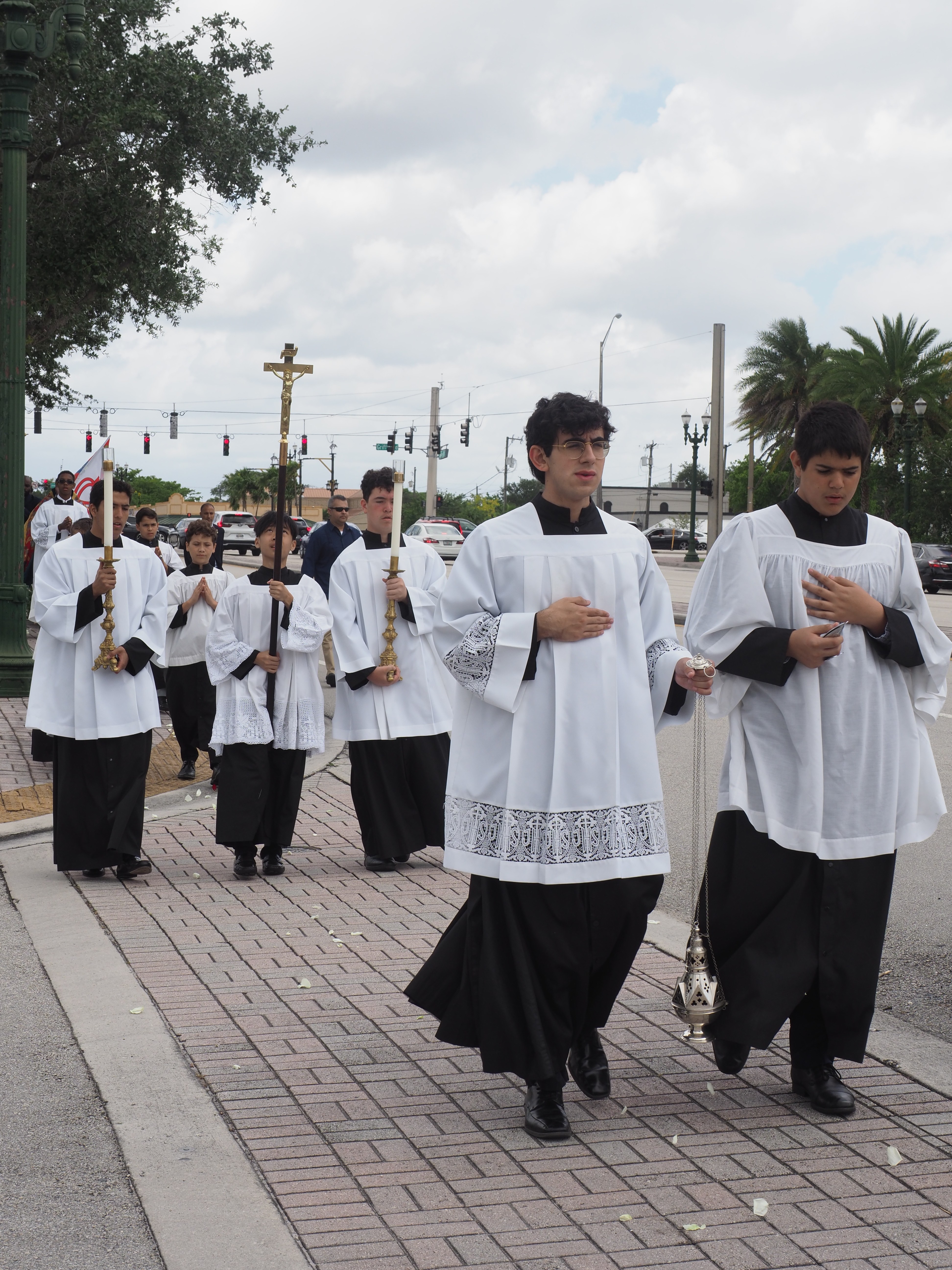 May Crowning an Procession 78