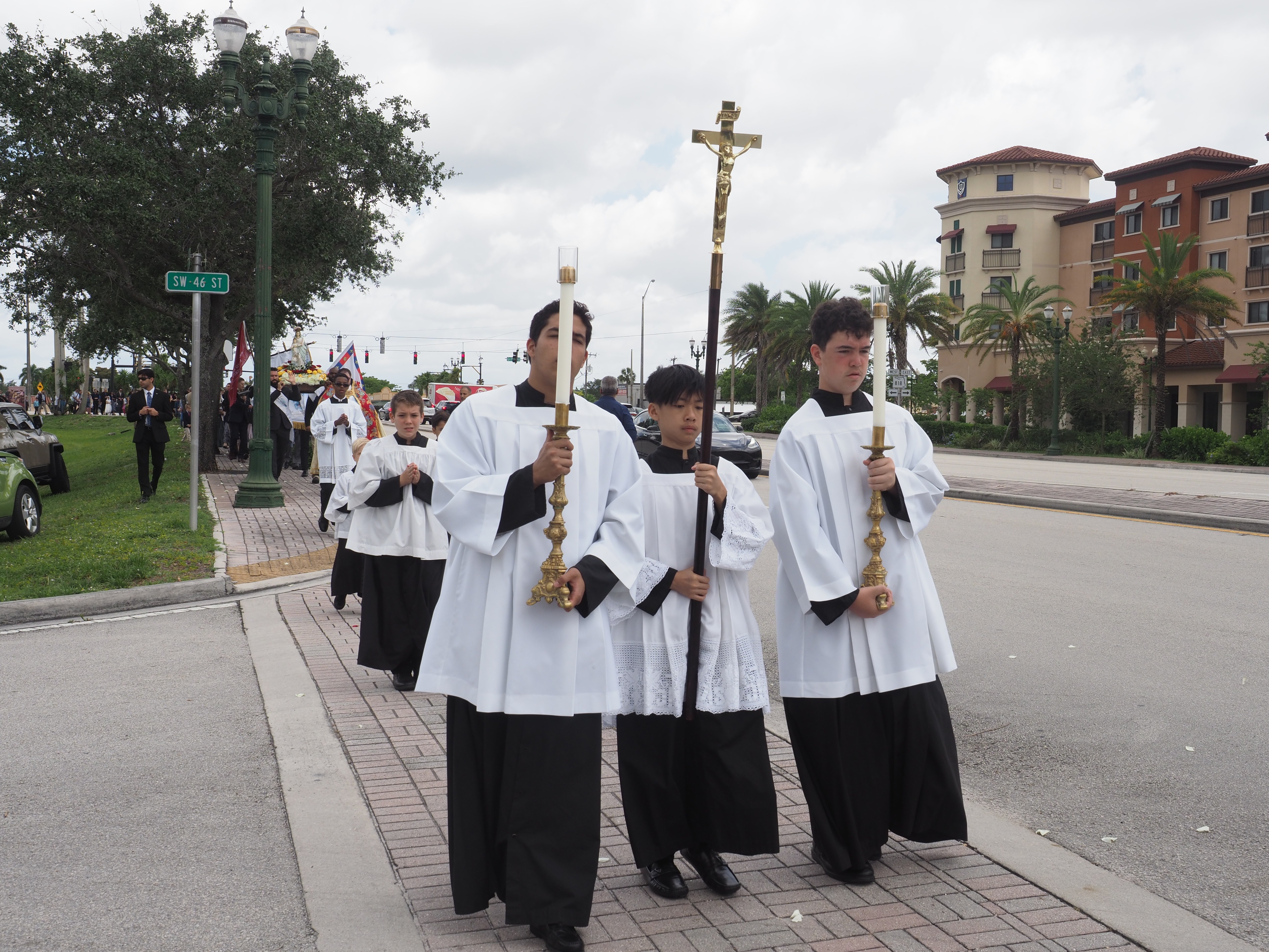 May Crowning an Procession 80