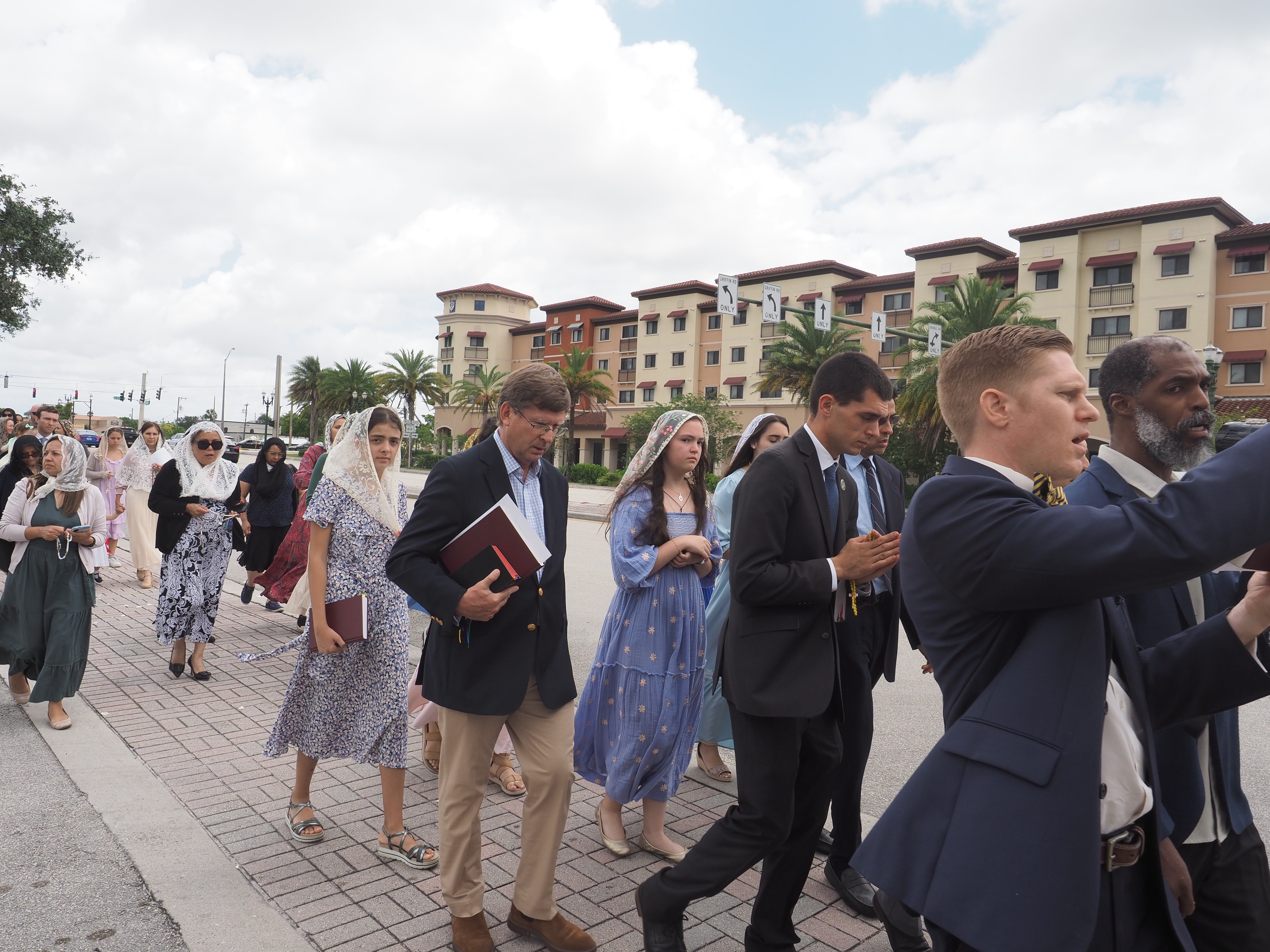 May Crowning an Procession 88