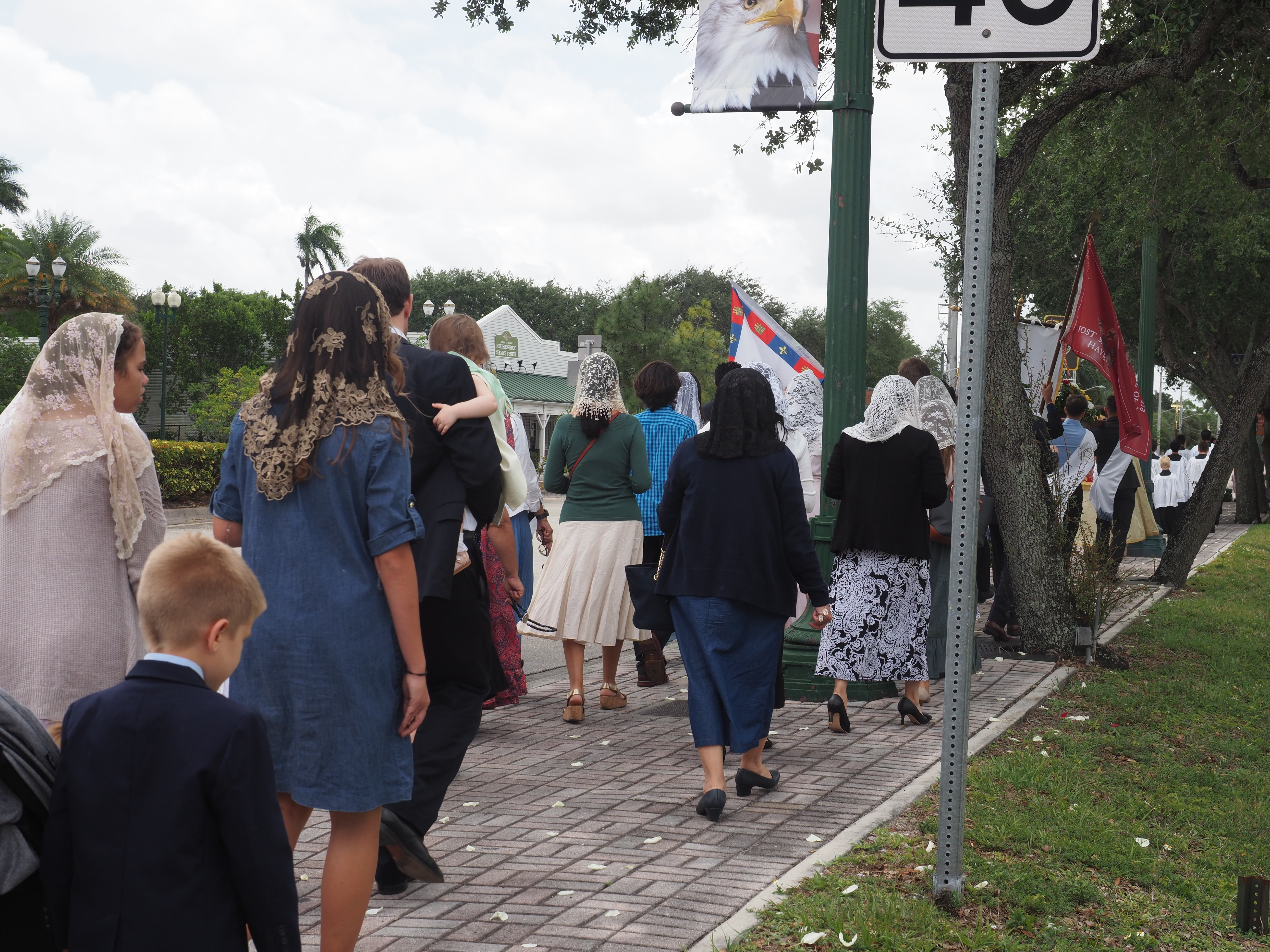 May Crowning an Procession 92