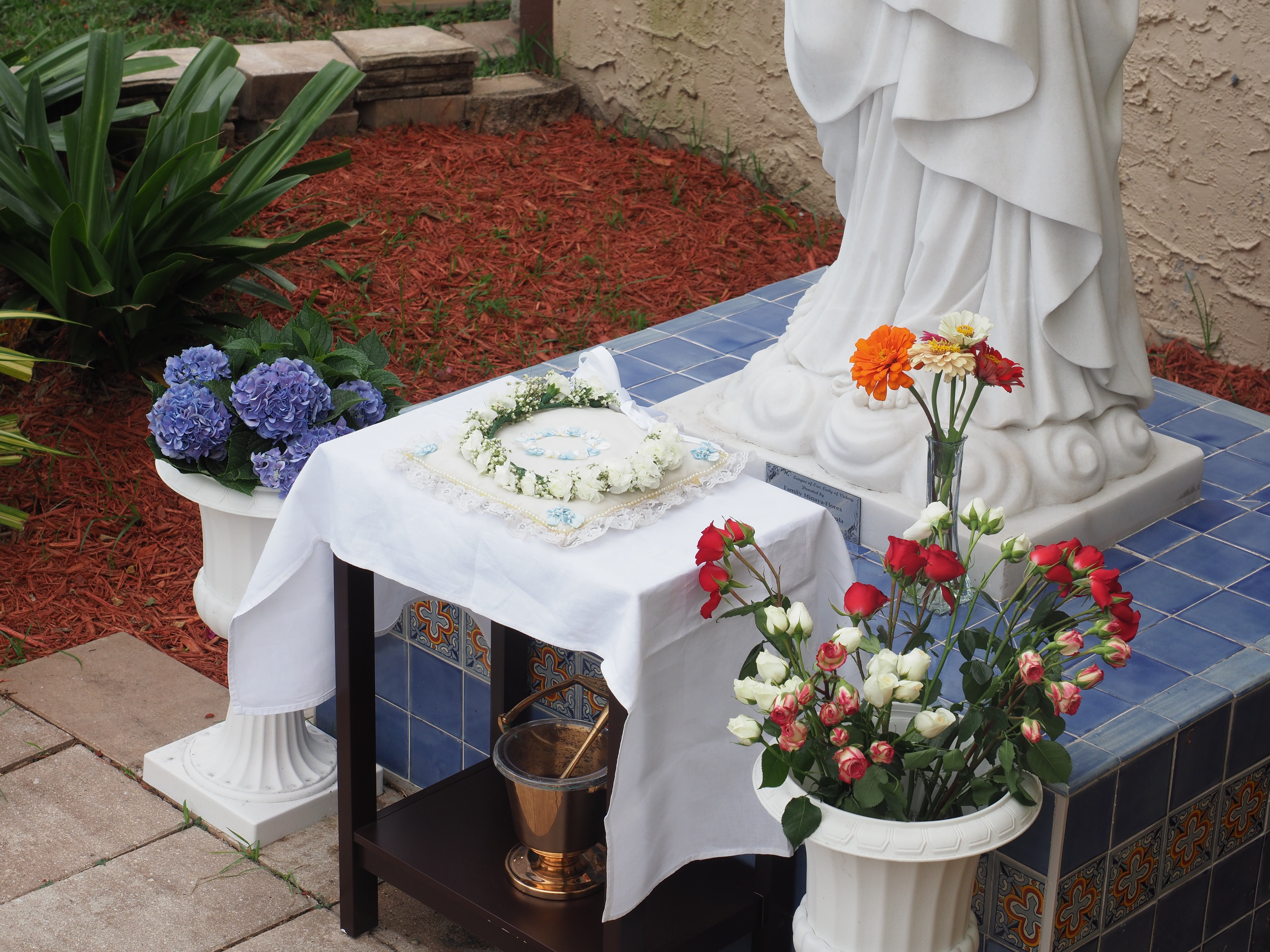 May Crowning an Procession 99