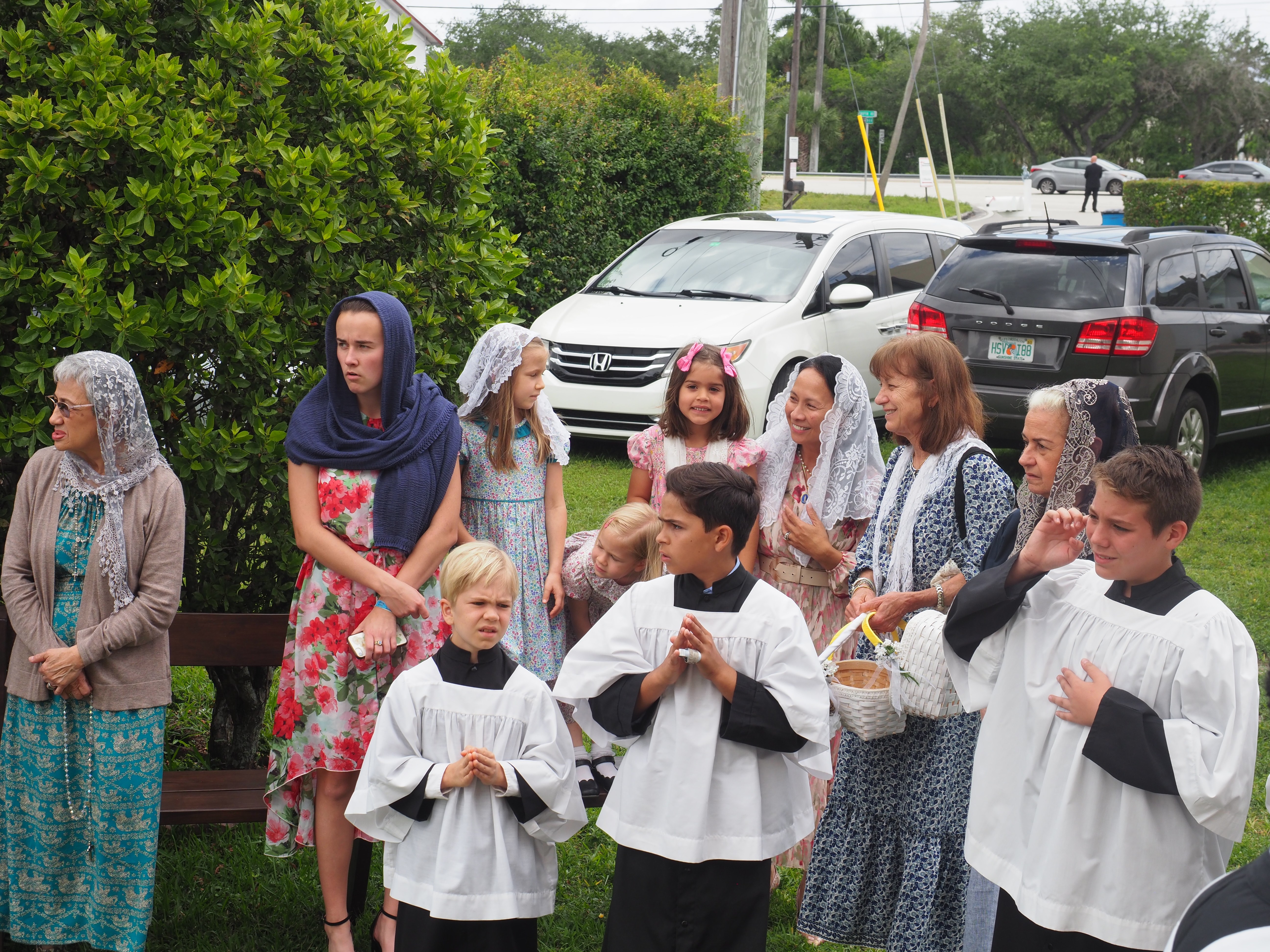 May Crowning an Procession 108
