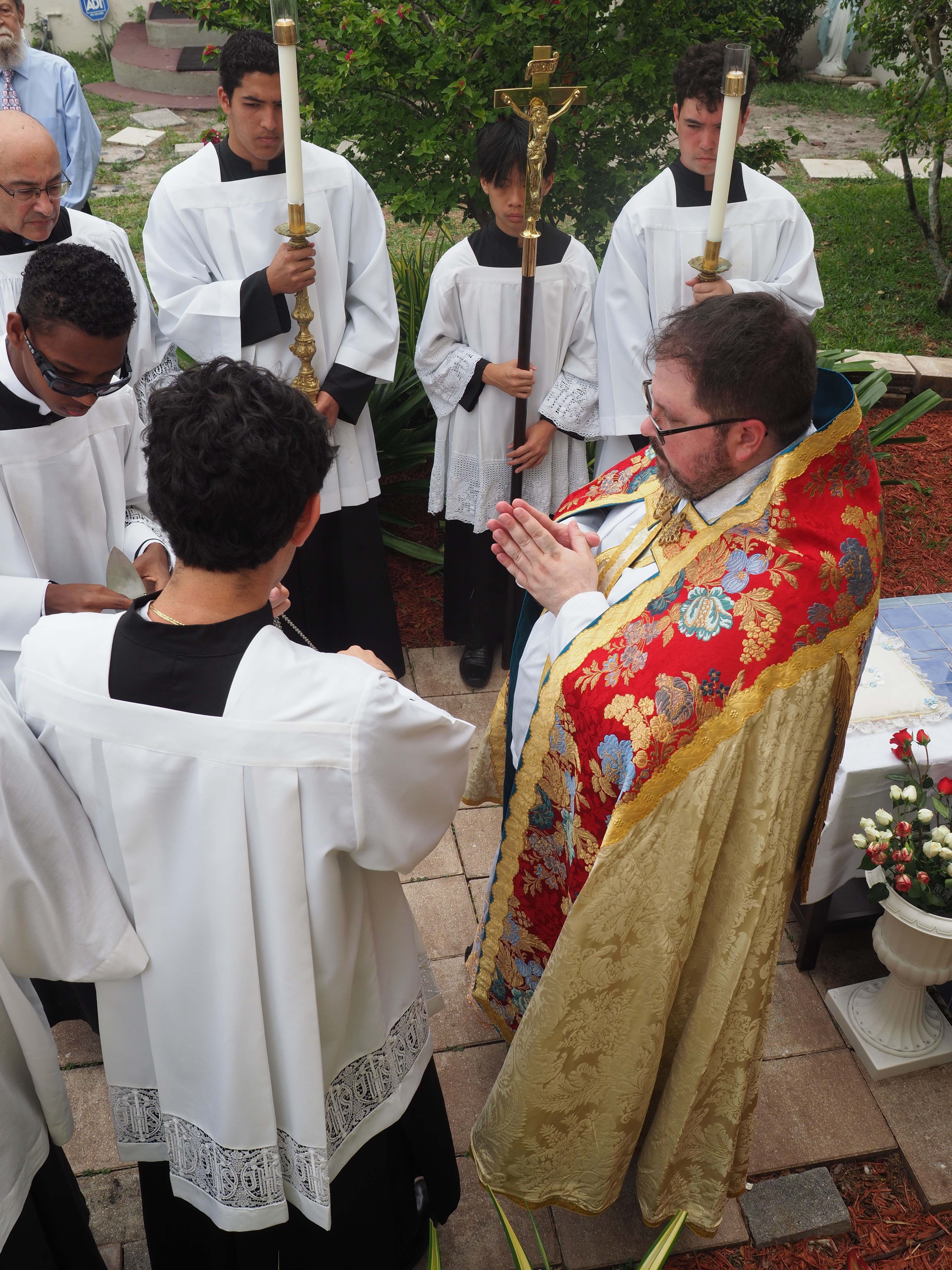 May Crowning an Procession 120
