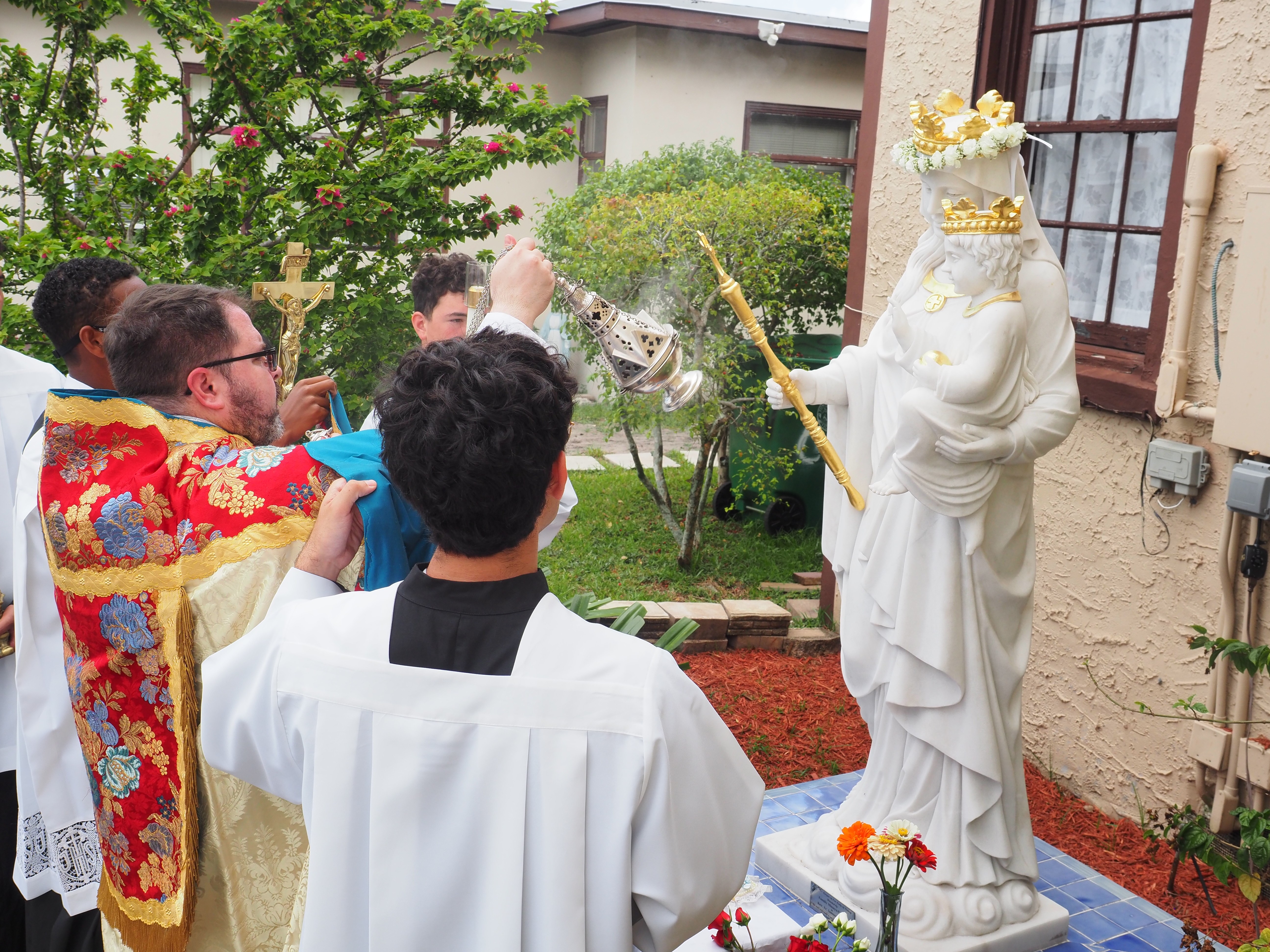 May Crowning an Procession 124