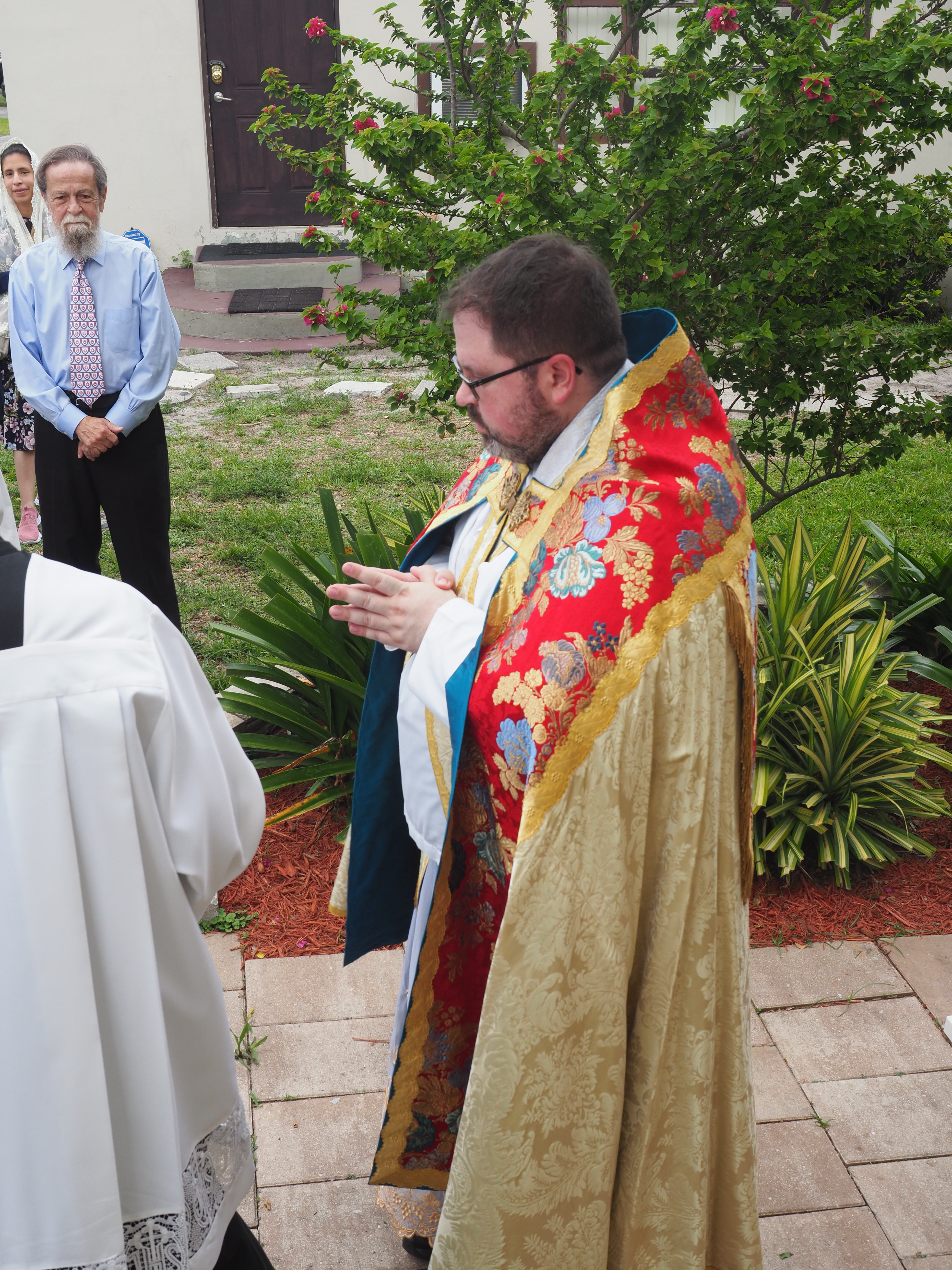 May Crowning an Procession 128