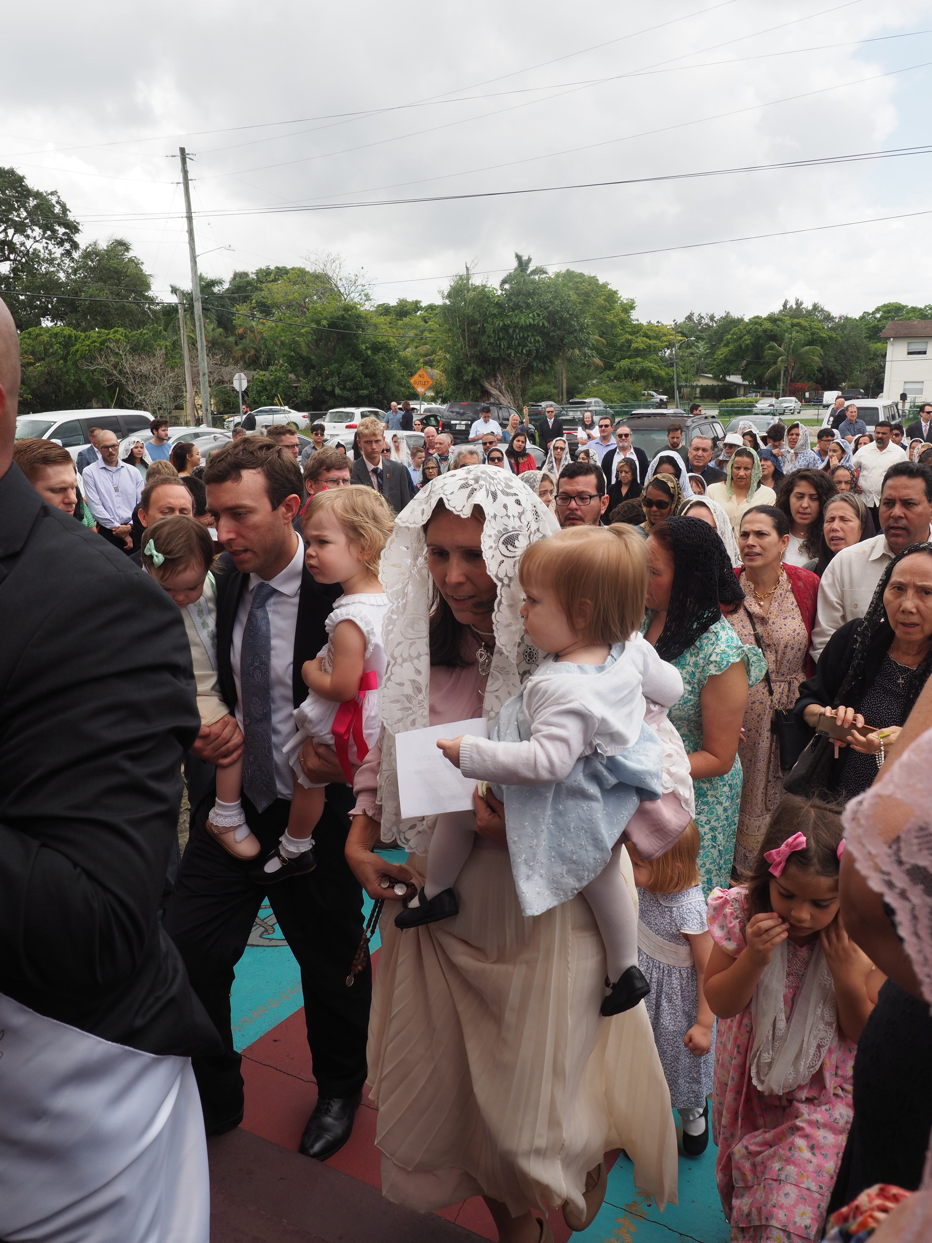 May Crowning an Procession 136