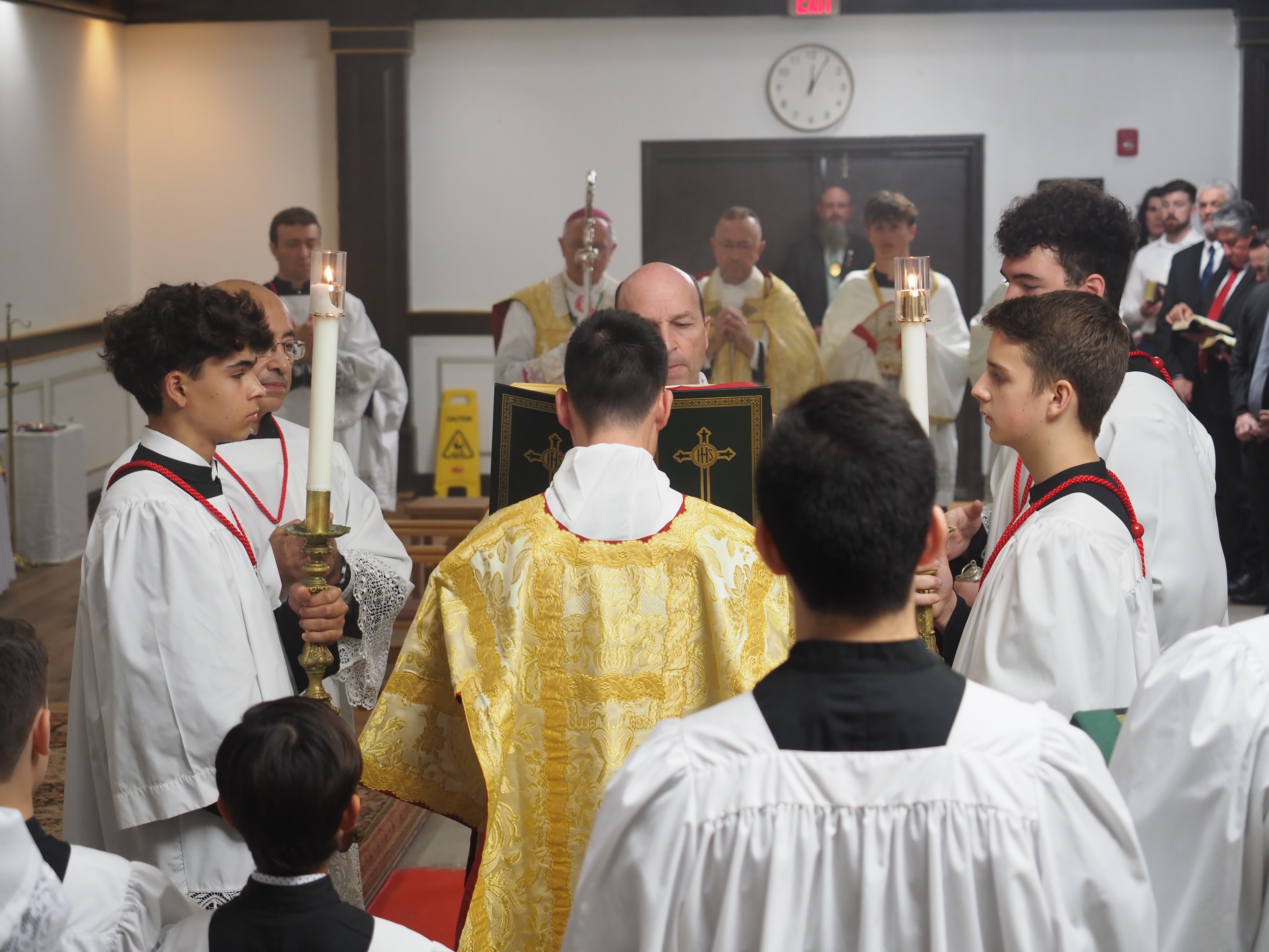 Confirmations and Solemn Pontifical Mass in the Traditional Latin Rite 112