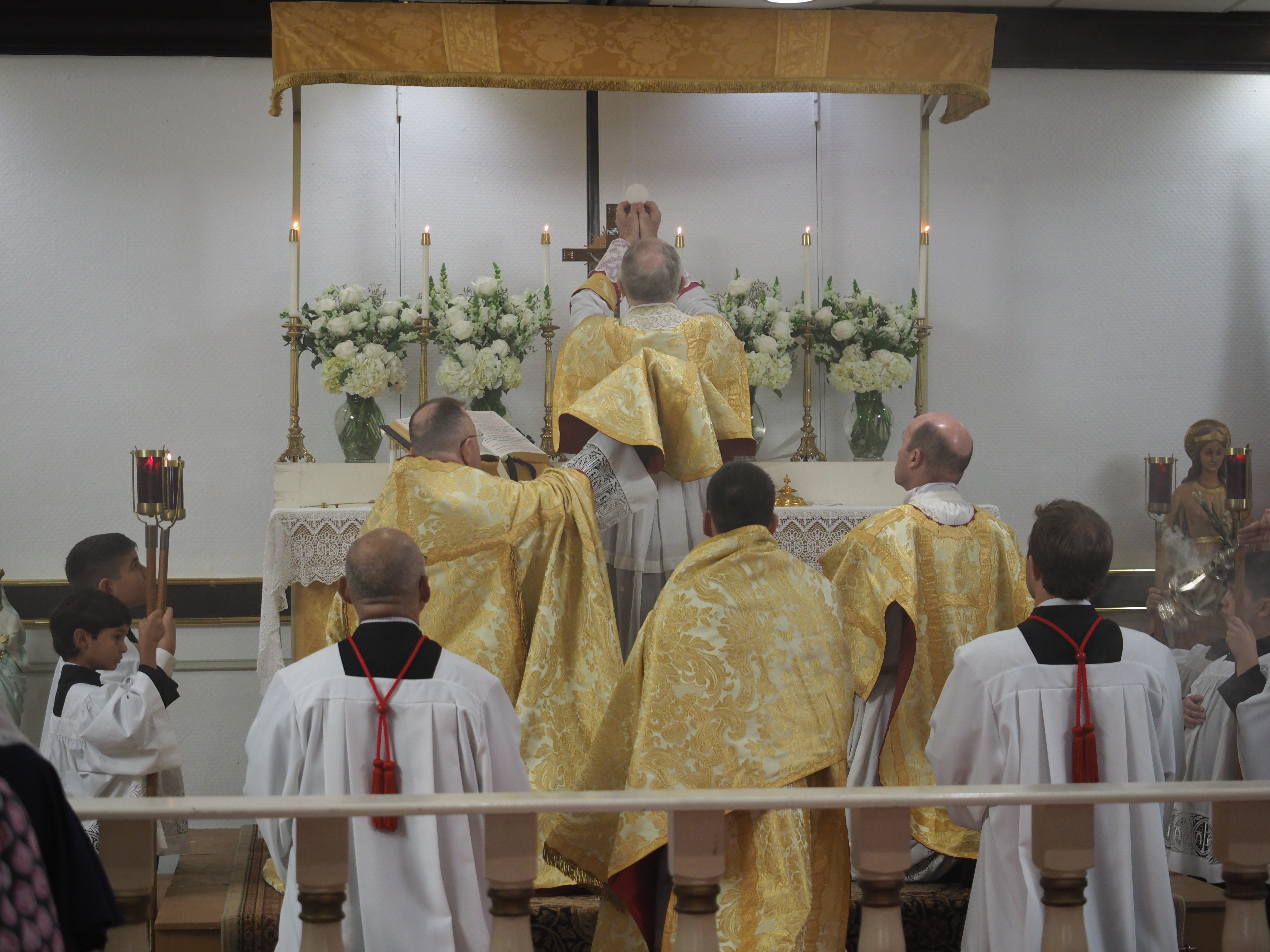 Confirmations and Solemn Pontifical Mass in the Traditional Latin Rite 118