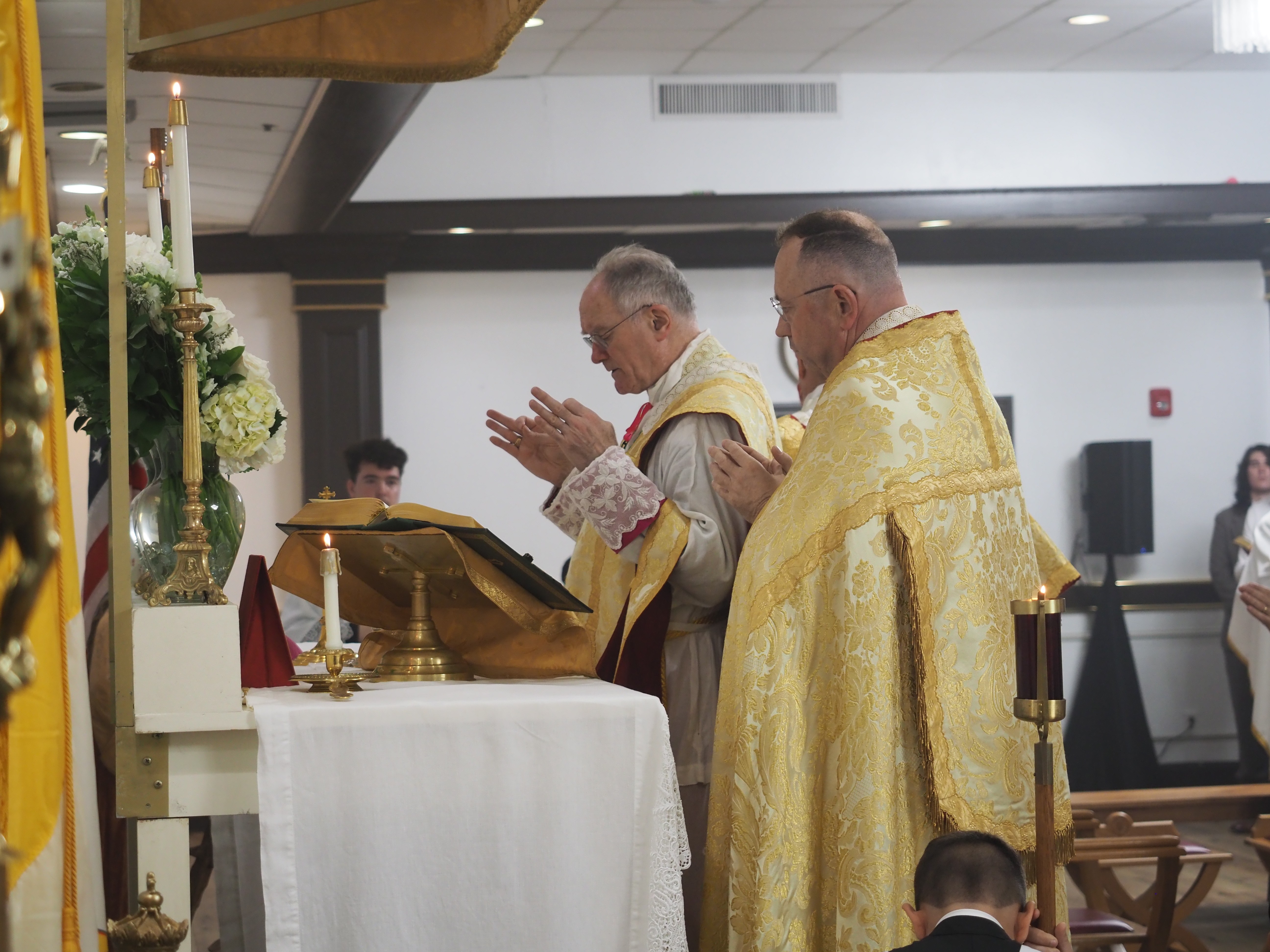 Confirmations and Solemn Pontifical Mass in the Traditional Latin Rite 119