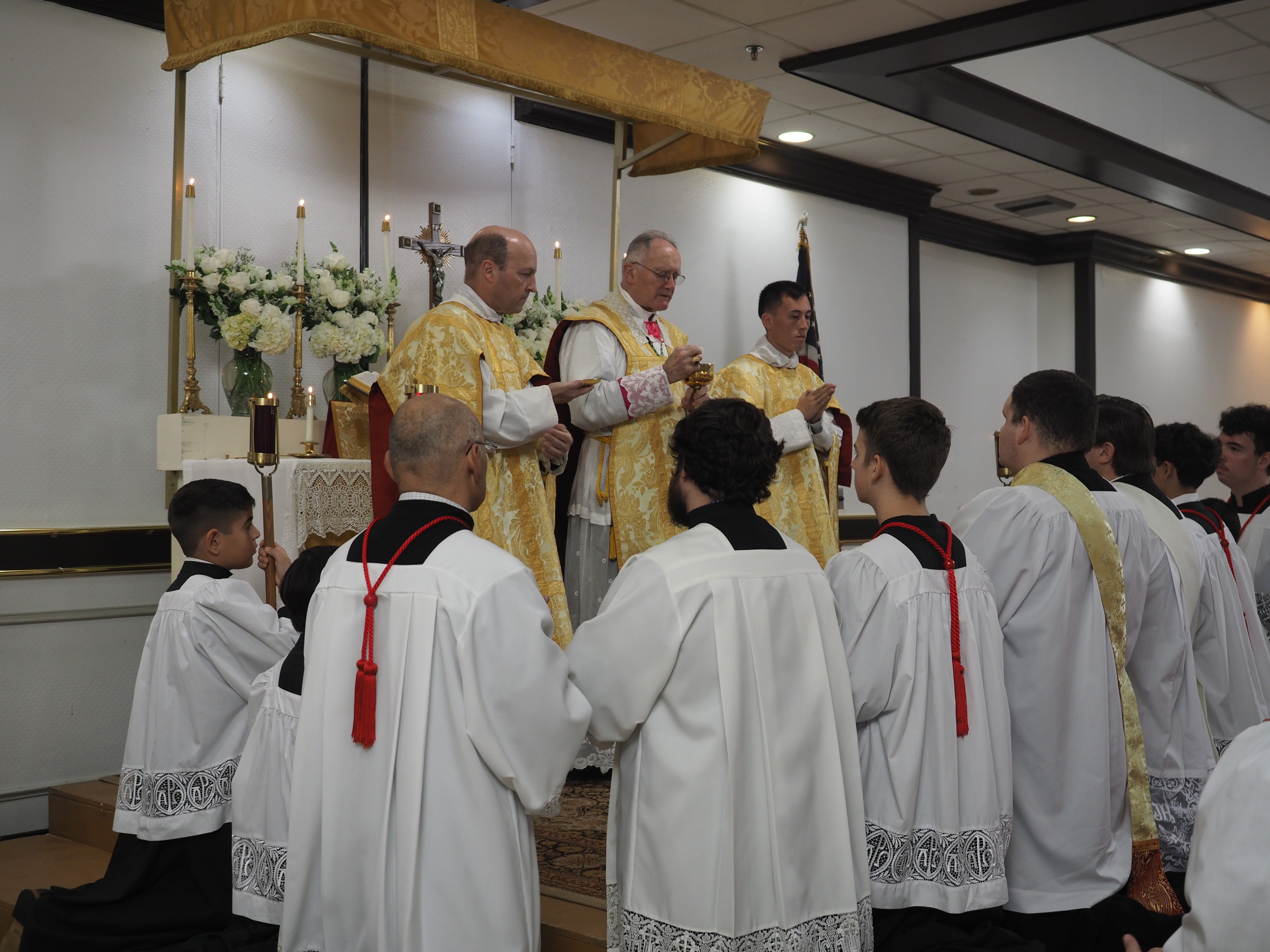 Confirmations and Solemn Pontifical Mass in the Traditional Latin Rite 123