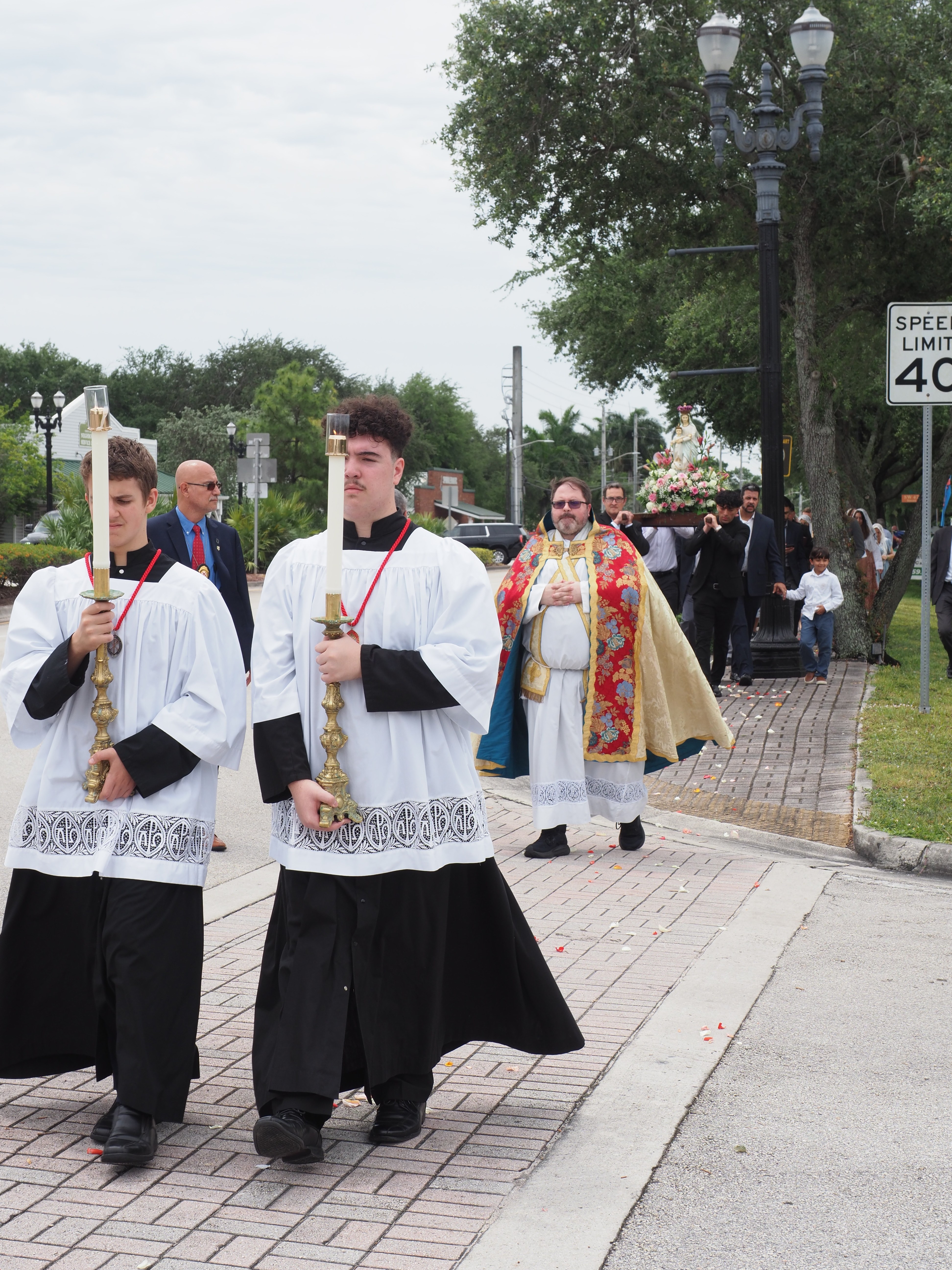 May Crowning of the Blessed Virgin Mary 9