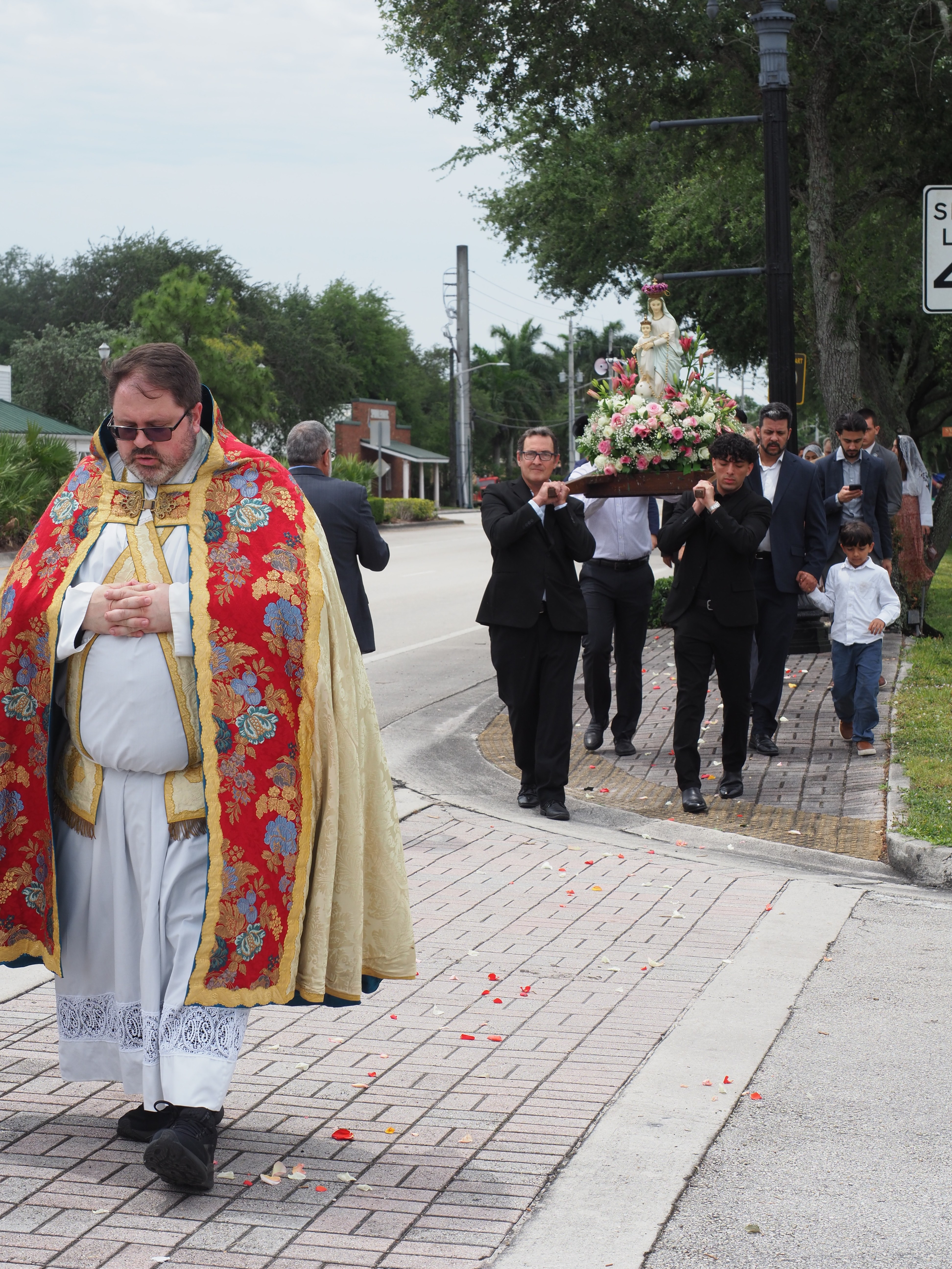 May Crowning of the Blessed Virgin Mary 10