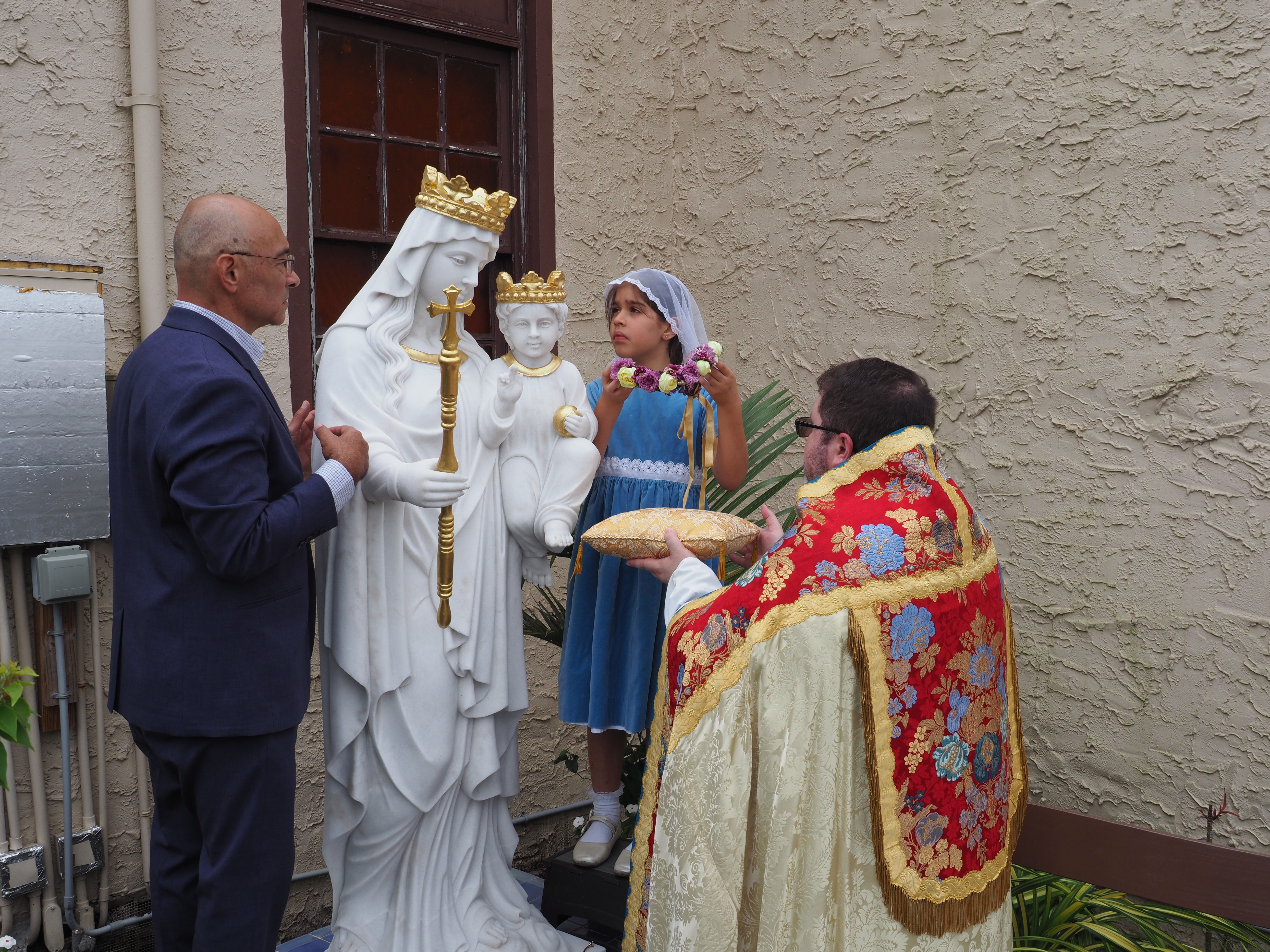 May Crowning of the Blessed Virgin Mary 25